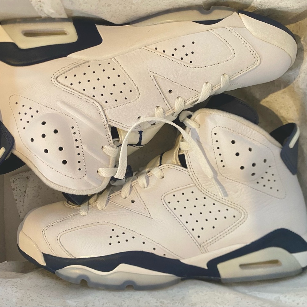 Nike Air Jordan 6 Retro Sneakers